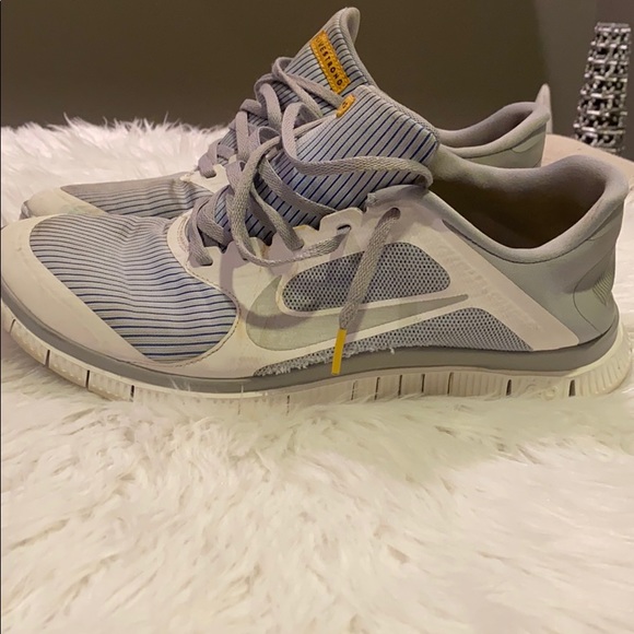 nike free run livestrong